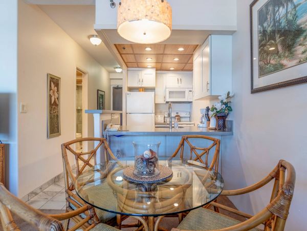 Lahaina Lovely Condo Pacific Ocean Views