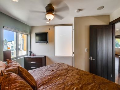 Luxury Four Bedroom Rental Accommodation Beach Front Access