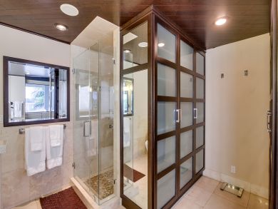 Luxury Four Bedroom Rental Accommodation Beach Front Access