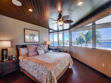 Luxury Four Bedroom Rental Accommodation Beach Front Access