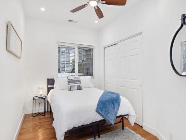 La Jolla Vacation Rental - Luxury 6-Bedroom Coastal Retreat