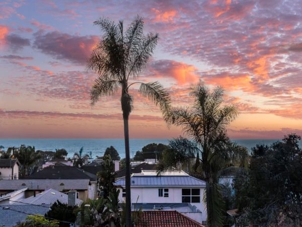 La Jolla Vacation Rental - Luxury 6-Bedroom Coastal Retreat