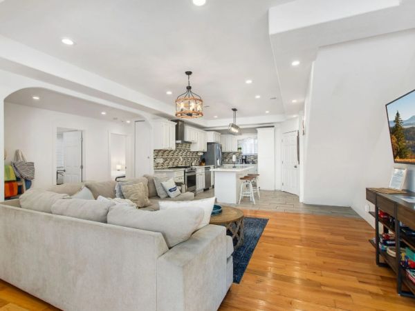 La Jolla Vacation Rental - Luxury 6-Bedroom Coastal Retreat