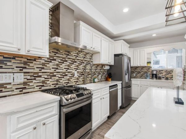 La Jolla Vacation Rental - Luxury 6-Bedroom Coastal Retreat
