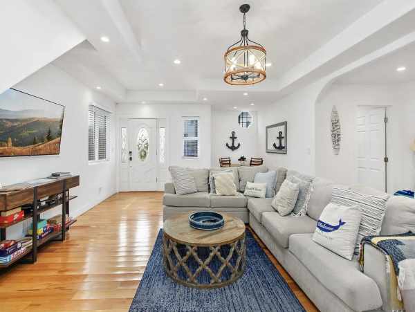 La Jolla Vacation Rental - Luxury 6-Bedroom Coastal Retreat
