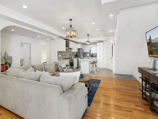 La Jolla Vacation Rental - Luxury 6-Bedroom Coastal Retreat