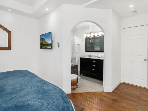 La Jolla Vacation Rental - Luxury 6-Bedroom Coastal Retreat