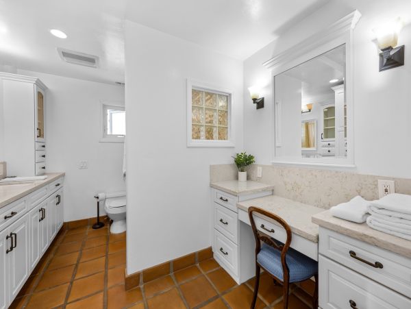 Three Bedroom La Jolla Luxury Rental with Amazing Interior