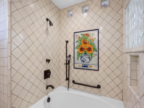 Three Bedroom La Jolla Luxury Rental with Amazing Interior