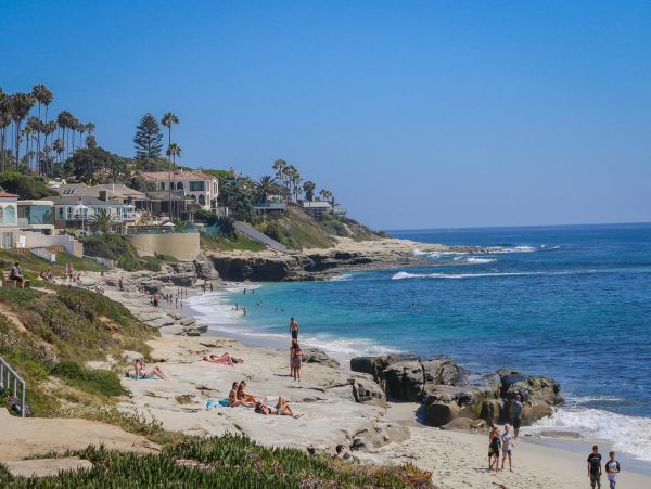 Three Bedroom La Jolla Luxury Rental with Amazing Interior