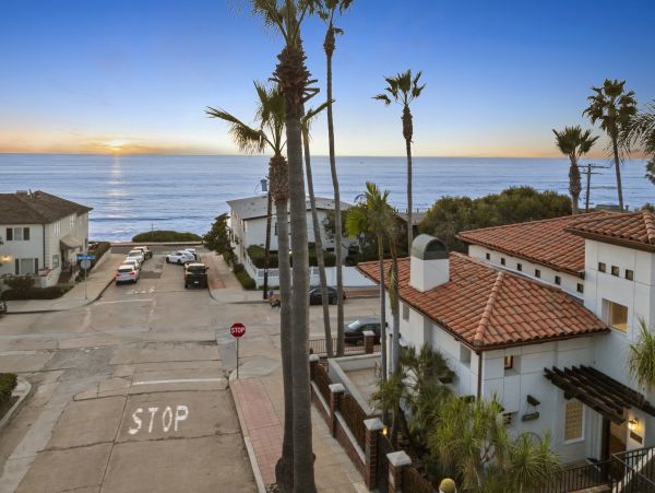 Three Bedroom La Jolla Luxury Rental with Amazing Interior