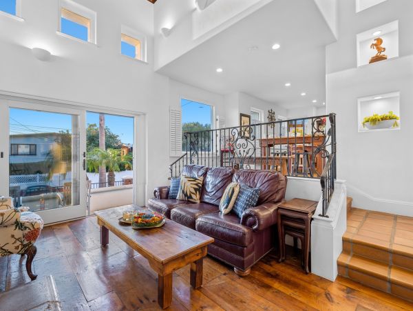 Three Bedroom La Jolla Luxury Rental with Amazing Interior