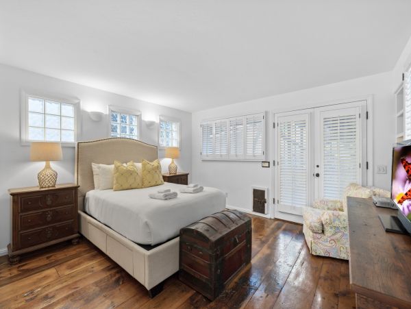 Three Bedroom La Jolla Luxury Rental with Amazing Interior