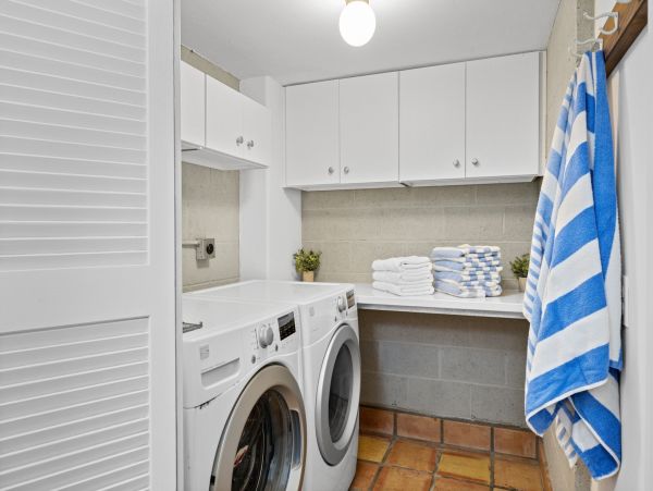 Three Bedroom La Jolla Luxury Rental with Amazing Interior