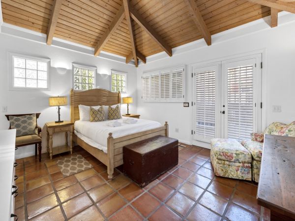 Three Bedroom La Jolla Luxury Rental with Amazing Interior