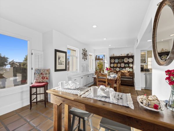 Three Bedroom La Jolla Luxury Rental with Amazing Interior