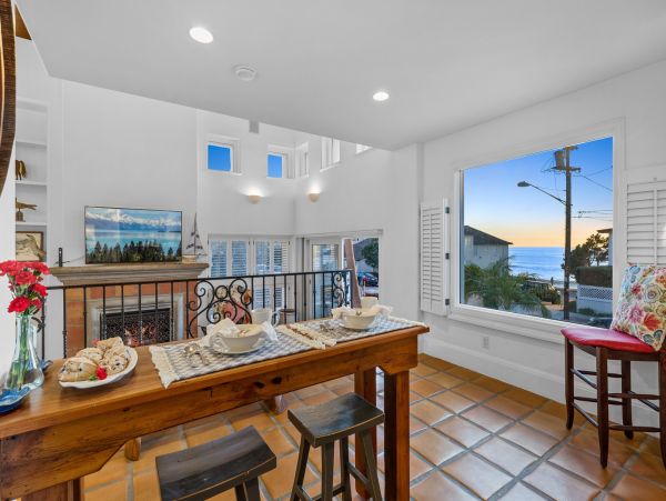 Three Bedroom La Jolla Luxury Rental with Amazing Interior