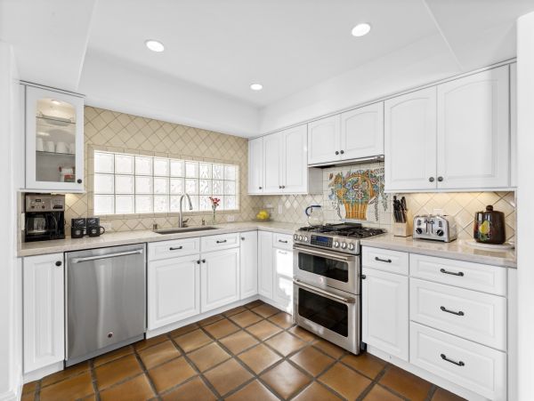 Three Bedroom La Jolla Luxury Rental with Amazing Interior