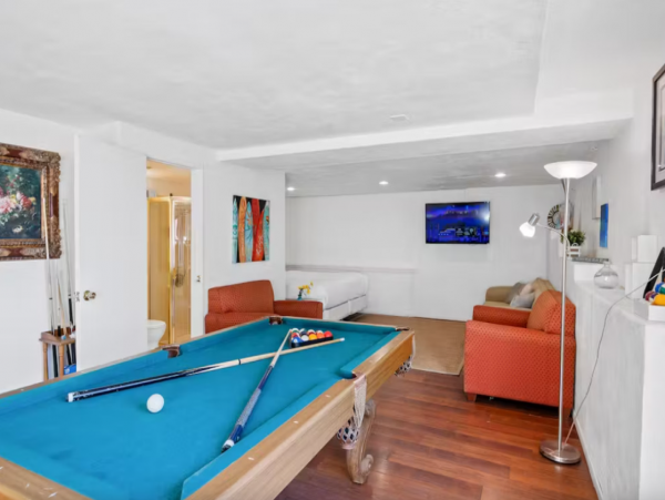 Luxury Walk to Beach La Jolla Pool Rental Home 10 Bedrooms