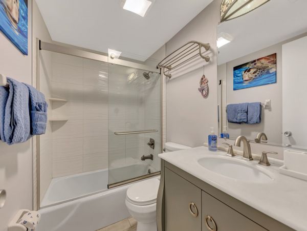 Siesta Key Vacation Rental - Two Bedroom Siesta Key Beachfront Condo
