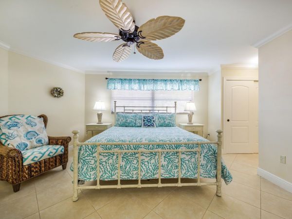 Three Bedroom Vacation Home Siesta Key Florida Pool on Water