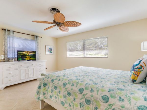 Three Bedroom Vacation Home Siesta Key Florida Pool on Water