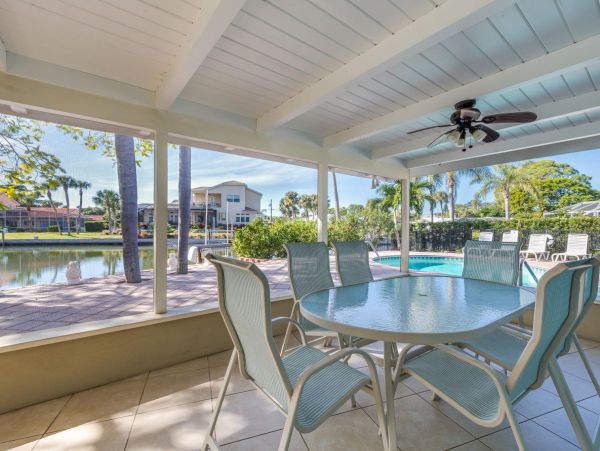 Three Bedroom Vacation Home Siesta Key Florida Pool on Water