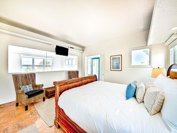 Four Bedroom Luxury Sleeps Ten Guests at La Jolla Rental