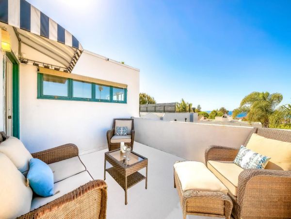 Four Bedroom Luxury Sleeps Ten Guests at La Jolla Rental
