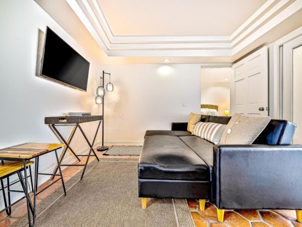 Four Bedroom Luxury Sleeps Ten Guests at La Jolla Rental