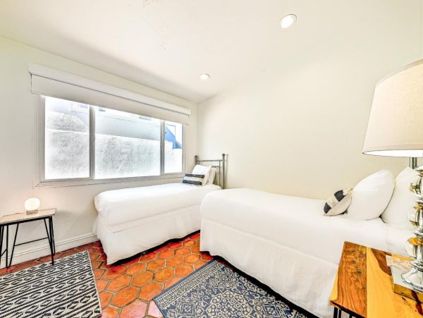 Four Bedroom Luxury Sleeps Ten Guests at La Jolla Rental
