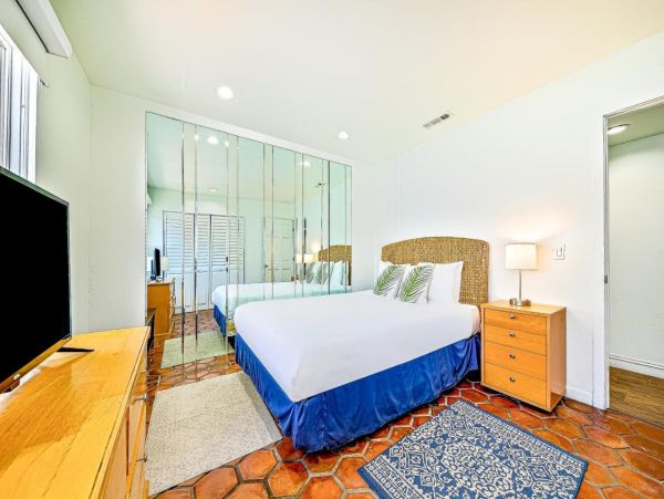 Four Bedroom Luxury Sleeps Ten Guests at La Jolla Rental