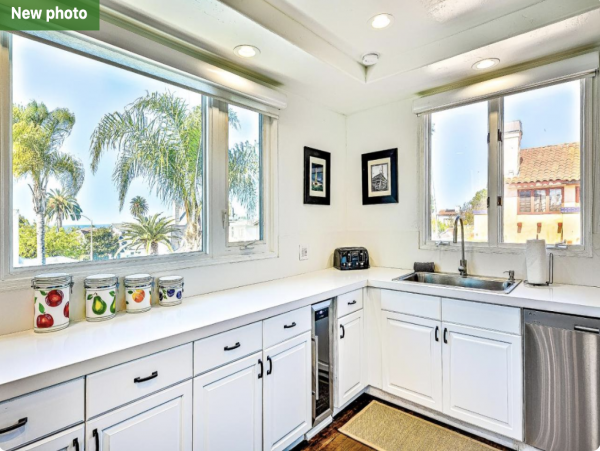 Four Bedroom Luxury Sleeps Ten Guests at La Jolla Rental