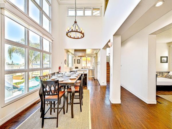 Four Bedroom Luxury Sleeps Ten Guests at La Jolla Rental
