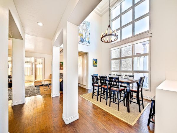 Four Bedroom Luxury Sleeps Ten Guests at La Jolla Rental