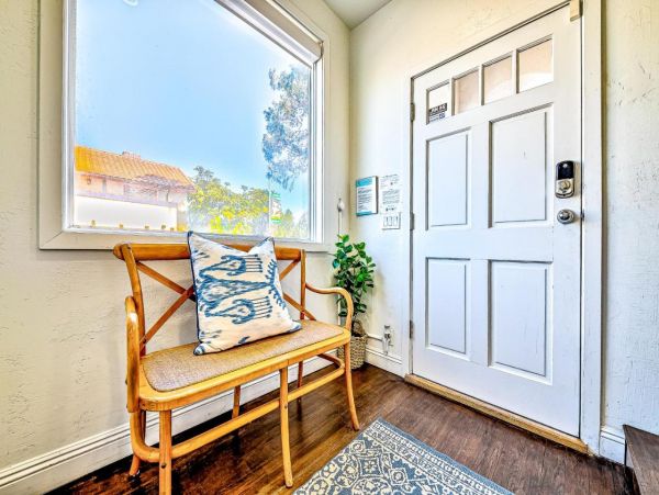 Four Bedroom Luxury Sleeps Ten Guests at La Jolla Rental