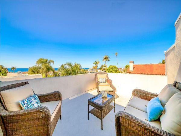 Four Bedroom Luxury Sleeps Ten Guests at La Jolla Rental