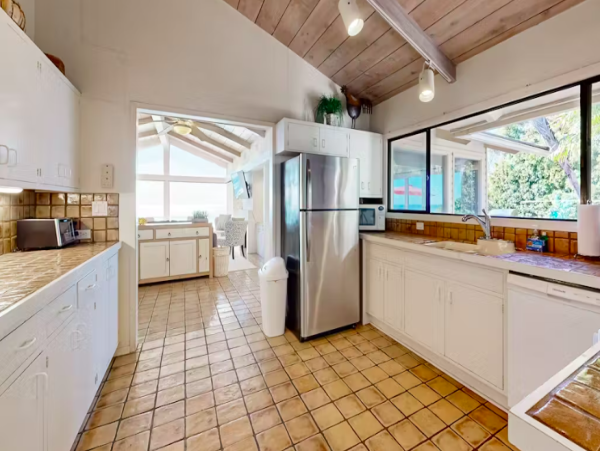 Oceanfront Rental Sweeping Views and Ultimate Comfort in La Jolla