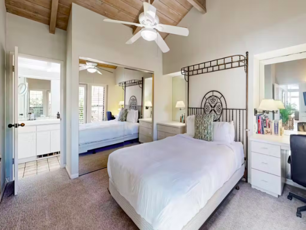 Oceanfront Rental Sweeping Views and Ultimate Comfort in La Jolla