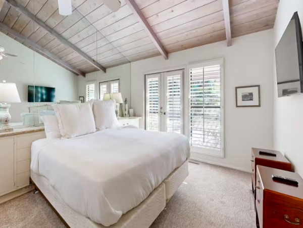 Oceanfront Rental Sweeping Views and Ultimate Comfort in La Jolla