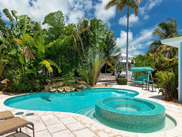 Marathon Canal Side Three Bedroom Vacation Home Sleeps Six