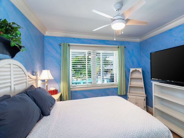 Marathon Canal Side Three Bedroom Vacation Home Sleeps Six