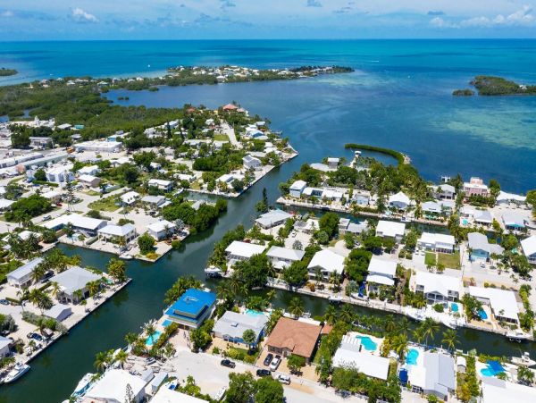 Marathon Canal Side Three Bedroom Vacation Home Sleeps Six
