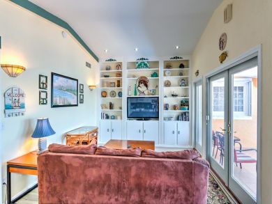 Marathon Canal View 3 Bedroom Vacation Pool Home, Boat Dock Marathon Canal View 3 Bedroom Vacation Pool Home, Boat Dock