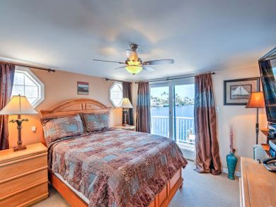 Marathon Canal View 3 Bedroom Vacation Pool Home, Boat Dock Marathon Canal View 3 Bedroom Vacation Pool Home, Boat Dock