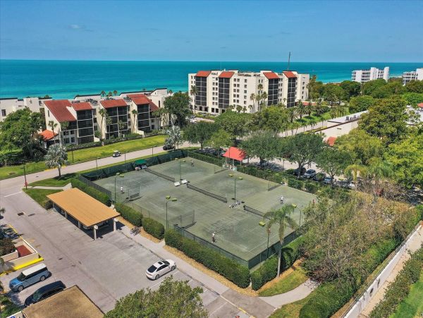 Longboat Key Vacation Rental | 3-Bedroom Beachfront Penthouse with Gulf Views