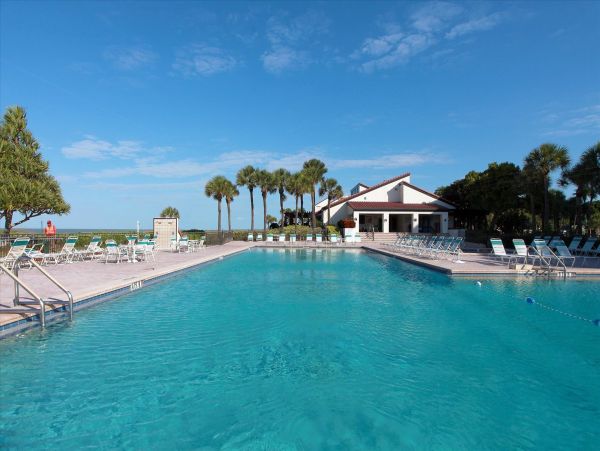 Longboat Key Vacation Rental | 3-Bedroom Beachfront Penthouse with Gulf Views