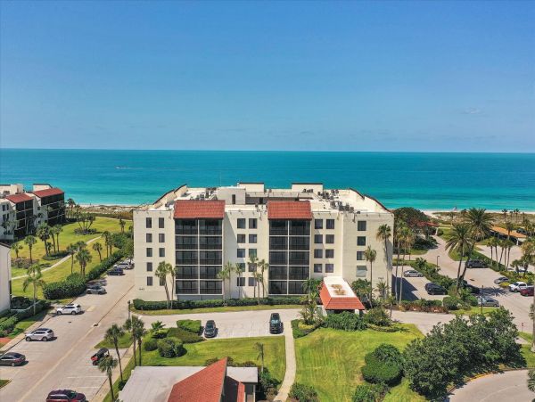 Longboat Key Vacation Rental | 3-Bedroom Beachfront Penthouse with Gulf Views