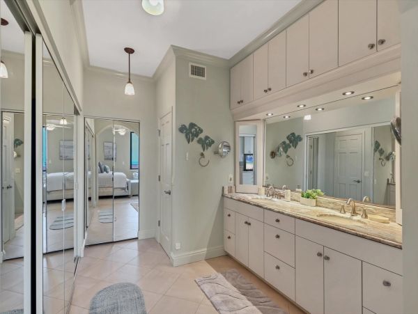 Longboat Key Vacation Rental | 3-Bedroom Beachfront Penthouse with Gulf Views