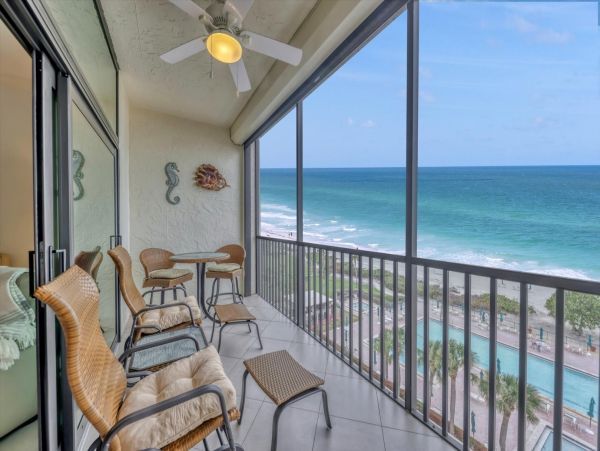 Longboat Key Vacation Rental | 3-Bedroom Beachfront Penthouse with Gulf Views